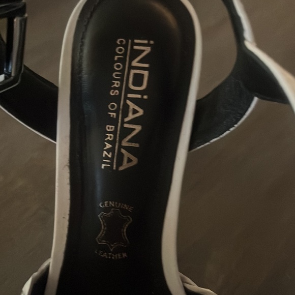 White Leather Heals Block Heal - Picture 2 of 4